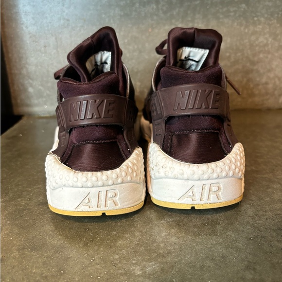 Nike Air Huarache Run Metallic Mahogany Athletic Shoes Size Women’s 8 - Picture 4 of 12